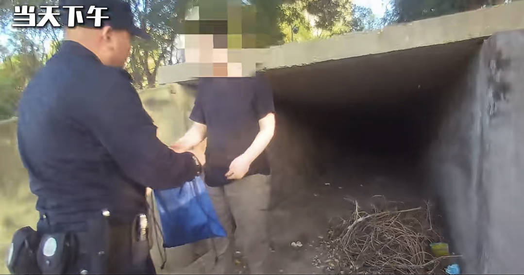 男子在外流浪20多年<strong></p>
<p>江苏公务员考试资讯网</strong>,在北京朝阳民警帮助下回家过中秋