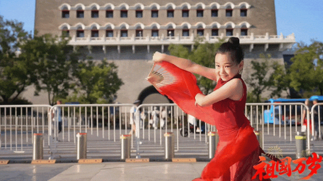 9岁小酒窝<strong></p>
<p>江苏公务员考试资讯网</strong>,大大方方成顶流