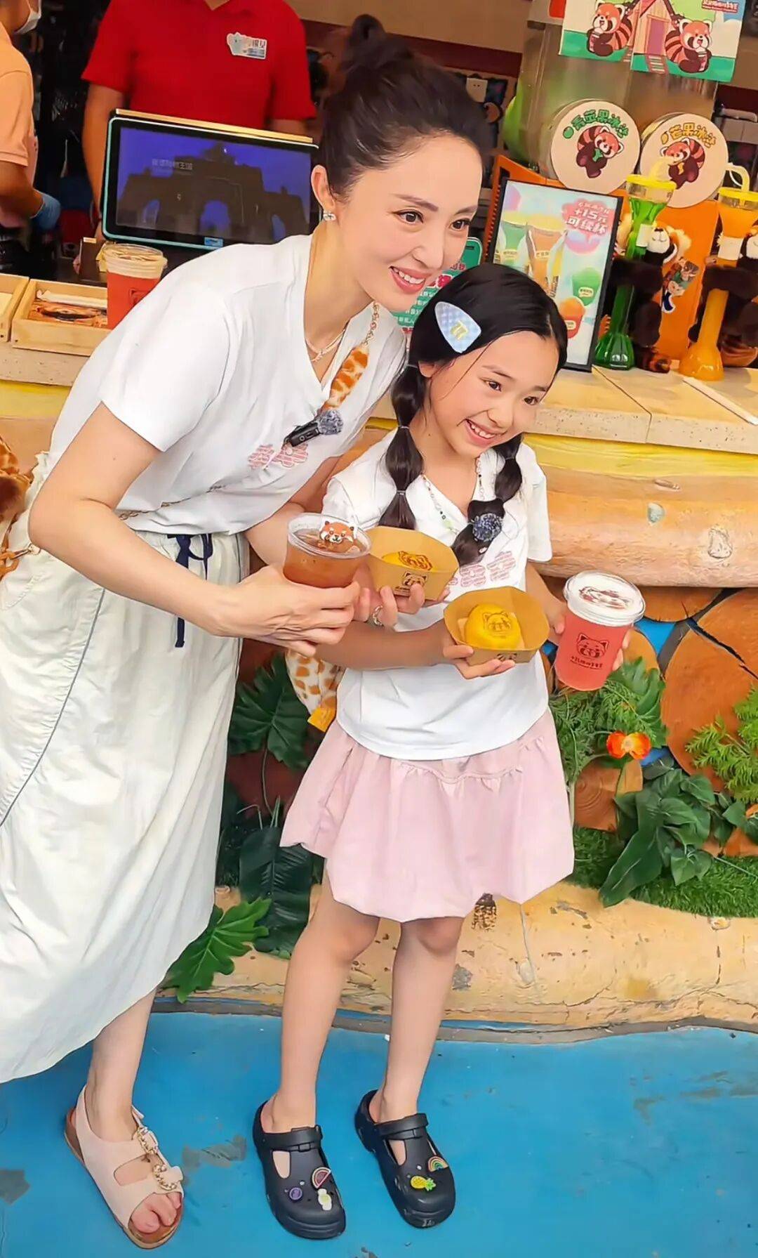 9岁小酒窝<strong></p>
<p>江苏公务员考试资讯网</strong>,大大方方成顶流