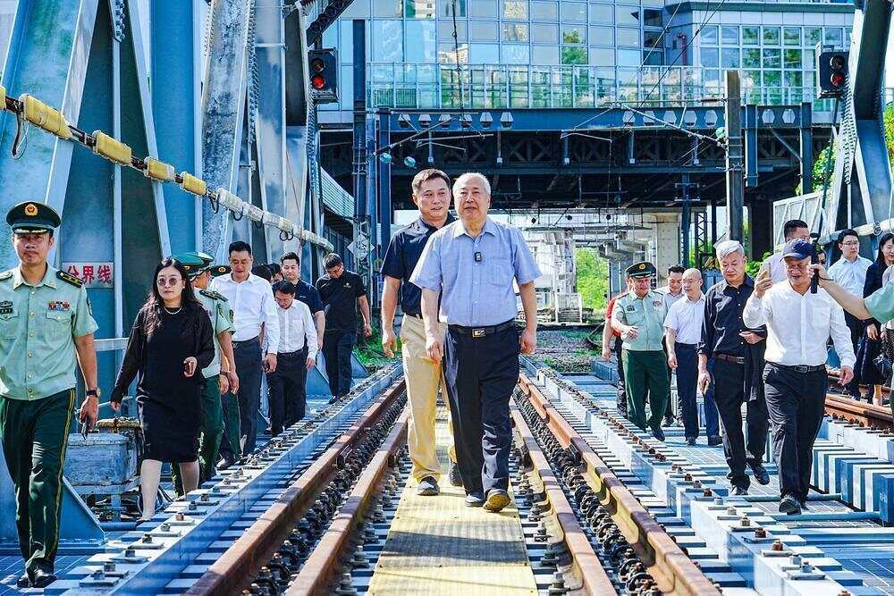 70年前<strong></p>
<p>中国投资</strong>,钱学森经罗湖口岸归国!武警广东总队深圳第二支队开展纪念活动