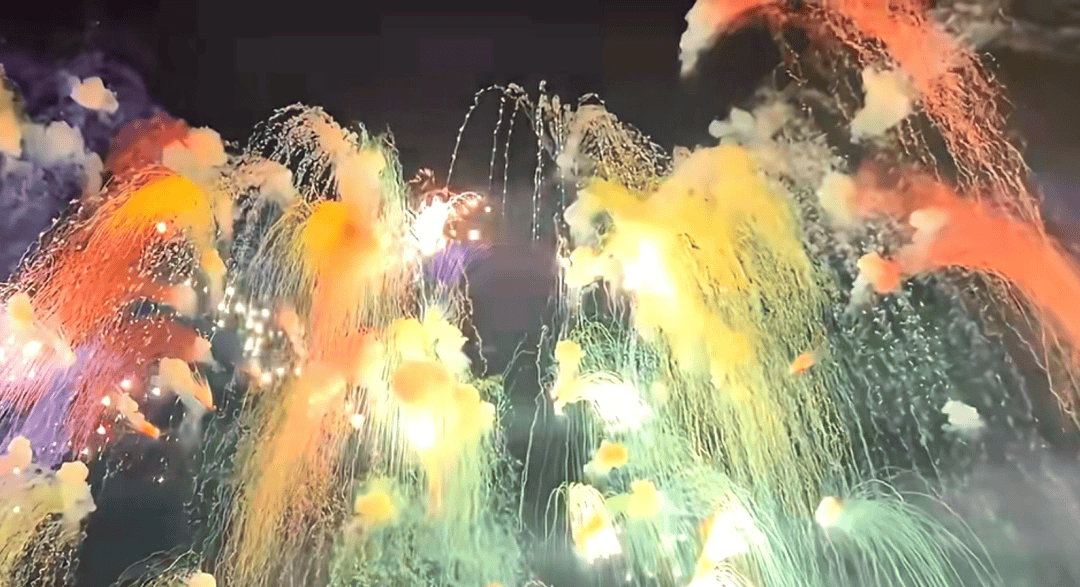 同比增长27%<strong></p>
<p>资讯网交易</strong>!双节假期天河潭景区接待游客超21万人次