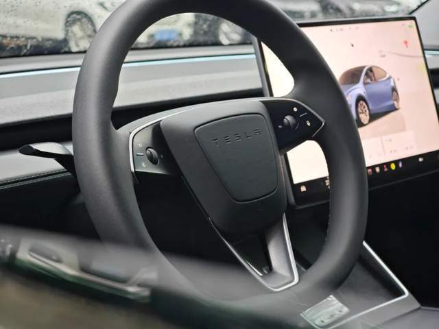 将特斯拉砍成“铁皮房”的<strong></p>
<p>资讯网交易</strong>,是马斯克新的万亿对赌协议