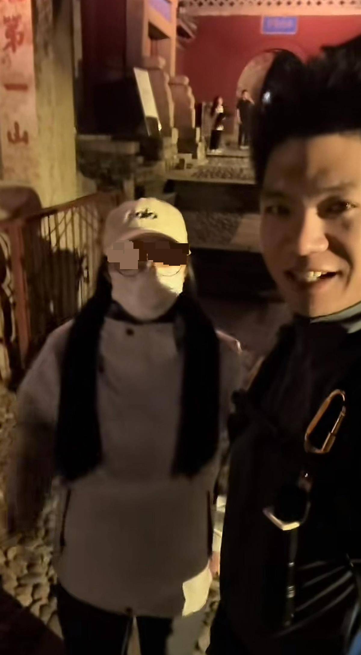 国庆长假结束泰山陪爬者晒业绩:80人团队接了200单<strong></p>
<p>资讯网交易</strong>,如不下雨单量估计要多四倍,年入30万只是噱头