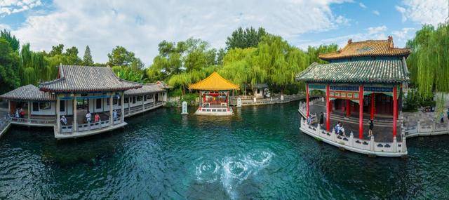 趵突泉地下水位突破30米大关<strong></p>
<p>世界电影之旅</strong>!济南泉水进入最佳观赏季