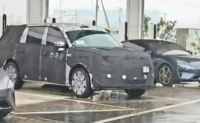 疑似小米YU9新疆试车<strong></p>
<p>世界电影之旅</strong>，多张路测谍照曝光