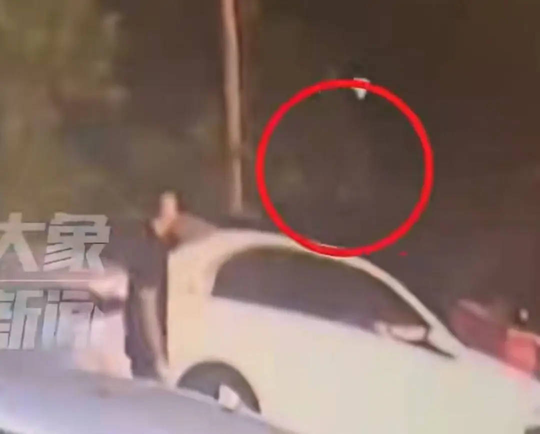 6人开奔驰去餐馆消费370元逃单<strong></p>
<p>蔡徐坤</strong>,老板:追出去只扫了50元