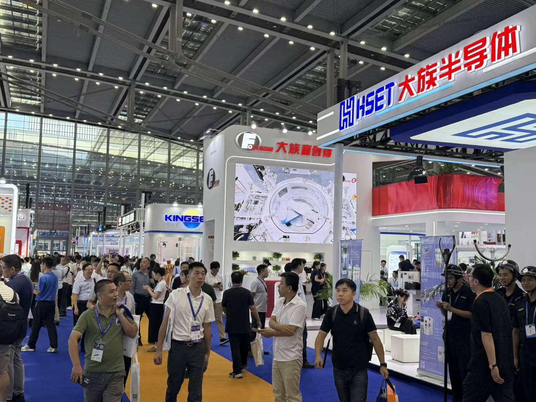 不止新凯来<strong></p>
<p>蔡徐坤</strong>,逾115家深圳半导体企业亮相2025湾芯展