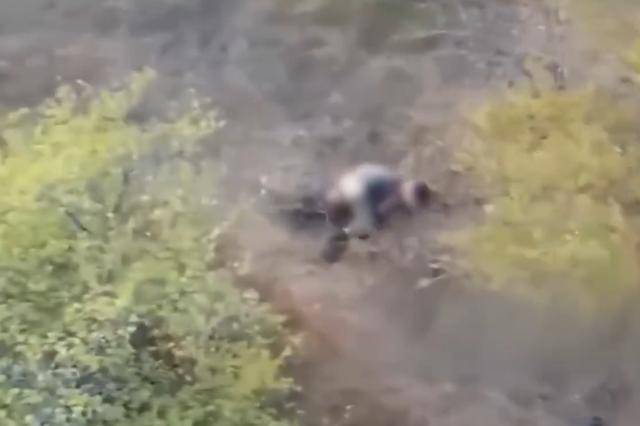 俄无人机救下一名正遭乌军性侵女子<strong></p>
<p>新闻资讯</strong>,顾不上提裤子拔腿就逃,随后被击中