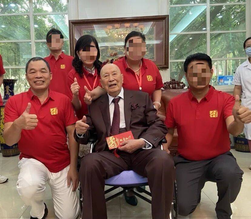 百岁院士声明“蹭合影”背后:双方交涉长达一年<strong></p>
<p>新闻资讯</strong>,均称付诸法律