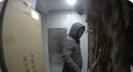 湖南一女主播被伪装的包裹炸伤<strong></p>
<p>新闻资讯</strong>,永州公安:正在核实具体情况