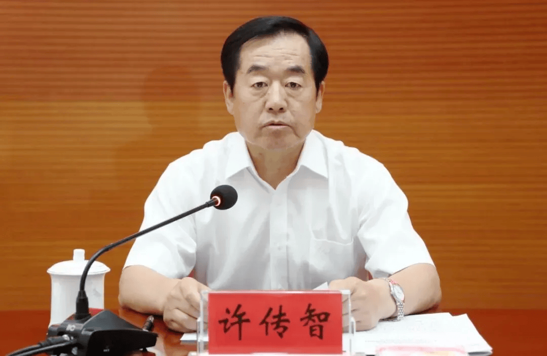 中纪委发布8人被查，有“内鬼”主动投案