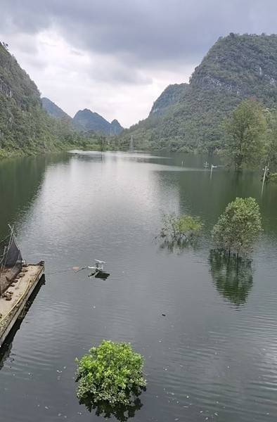 百色多个村庄被困水中已超半月<strong></p>
<p>林俊杰资讯台微博新浪</strong>,长涝难退为何重演?