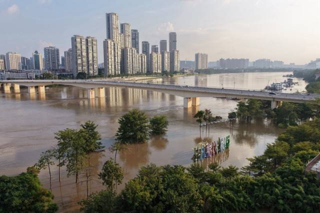 百色多个村庄被困水中已超半月<strong></p>
<p>林俊杰资讯台微博新浪</strong>,长涝难退为何重演?