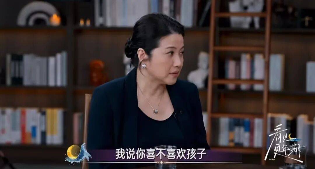 52岁影后颜丙燕公开小20岁男友:他知道我将步入更年期<strong></p>
<p>林俊杰资讯台微博新浪</strong>,已甜蜜相恋5年,两人出门必须手拉手