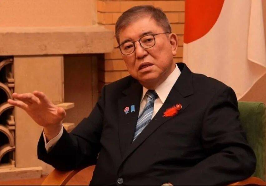 石破茂卸任当天<strong></p>
<p>西安博通资讯股份</strong>,离开官邸时笑得合不拢嘴;此前吐槽当首相太累,没多少让人开心的事情