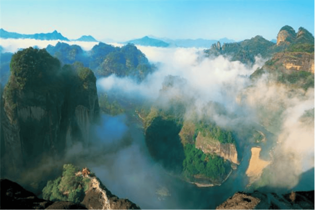 为什么年轻人迷上了爬山? | 秋高气爽<strong></p>
<p>西安博通资讯股份</strong>,是时候出发了→