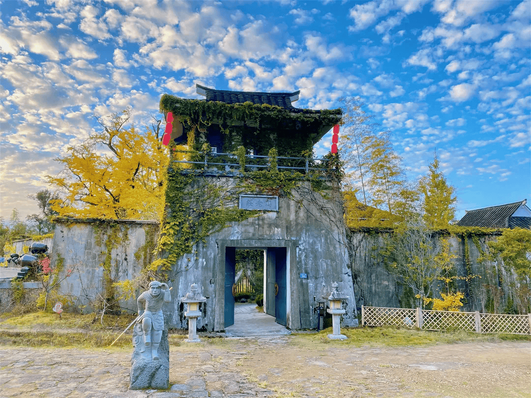 为什么年轻人迷上了爬山? | 秋高气爽<strong></p>
<p>西安博通资讯股份</strong>,是时候出发了→