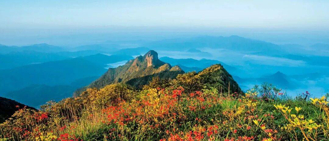 为什么年轻人迷上了爬山? | 秋高气爽<strong></p>
<p>西安博通资讯股份</strong>,是时候出发了→