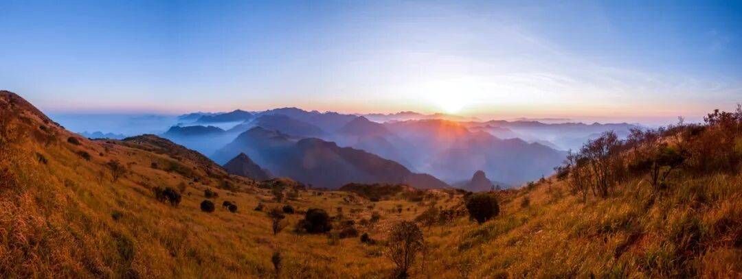 为什么年轻人迷上了爬山? | 秋高气爽<strong></p>
<p>西安博通资讯股份</strong>,是时候出发了→