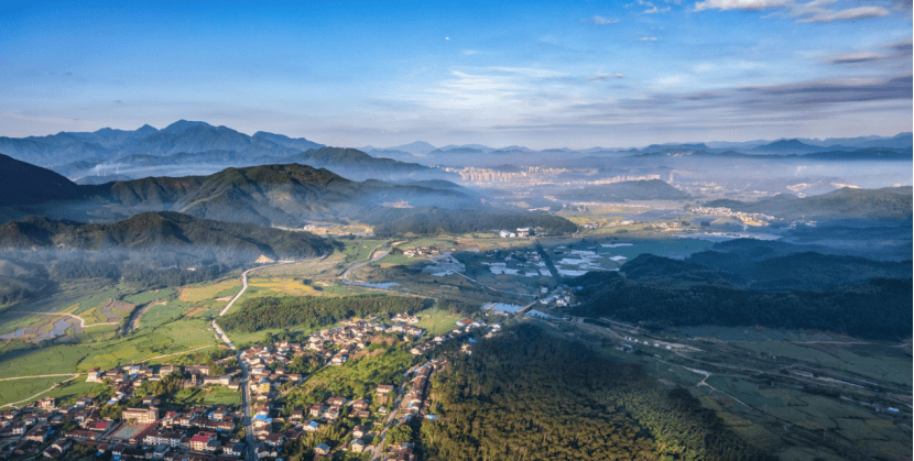 为什么年轻人迷上了爬山? | 秋高气爽<strong></p>
<p>西安博通资讯股份</strong>,是时候出发了→