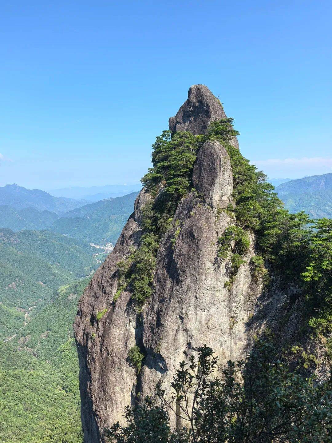 为什么年轻人迷上了爬山? | 秋高气爽<strong></p>
<p>西安博通资讯股份</strong>,是时候出发了→