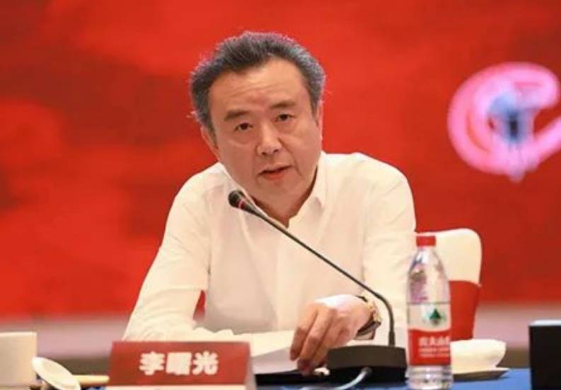 五粮液原董事长李曙光被“双开”：贪婪腐化，为他人在获取酒类经销权等方面谋取利益