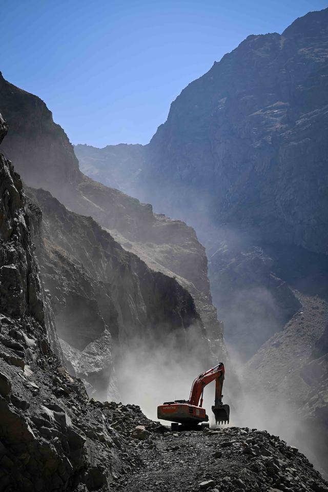 青年说 | 到中亚<strong></p>
<p>电商资讯平台</strong>,奔赴一场激动人心的“探秘”