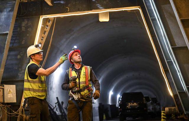 青年说 | 到中亚<strong></p>
<p>电商资讯平台</strong>,奔赴一场激动人心的“探秘”