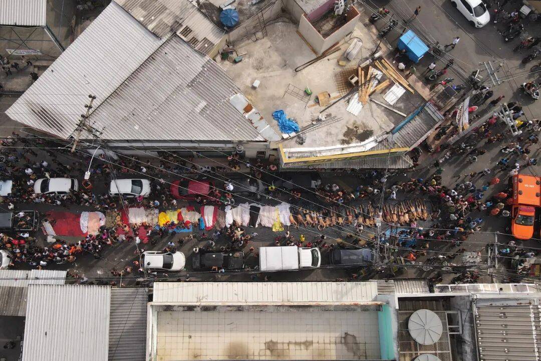 巴西强力“剿匪”！里约热内卢警匪激战<strong></p>
<p>国际原油最新资讯</strong>，已有120多人死亡，总统卢拉发声，现场画面曝光→