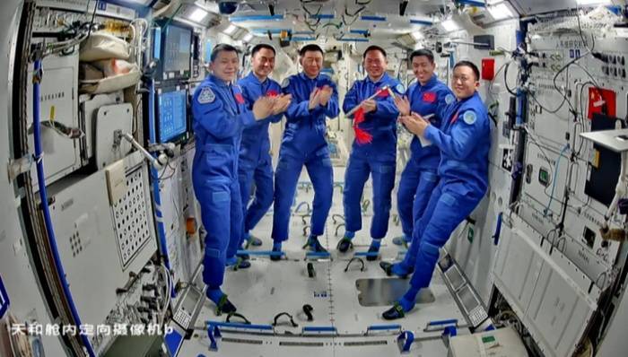 疑似遭空间微小碎片撞击<strong></p>
<p>吉林资讯广播在线收听</strong>,神舟二十号返回任务将推迟进行