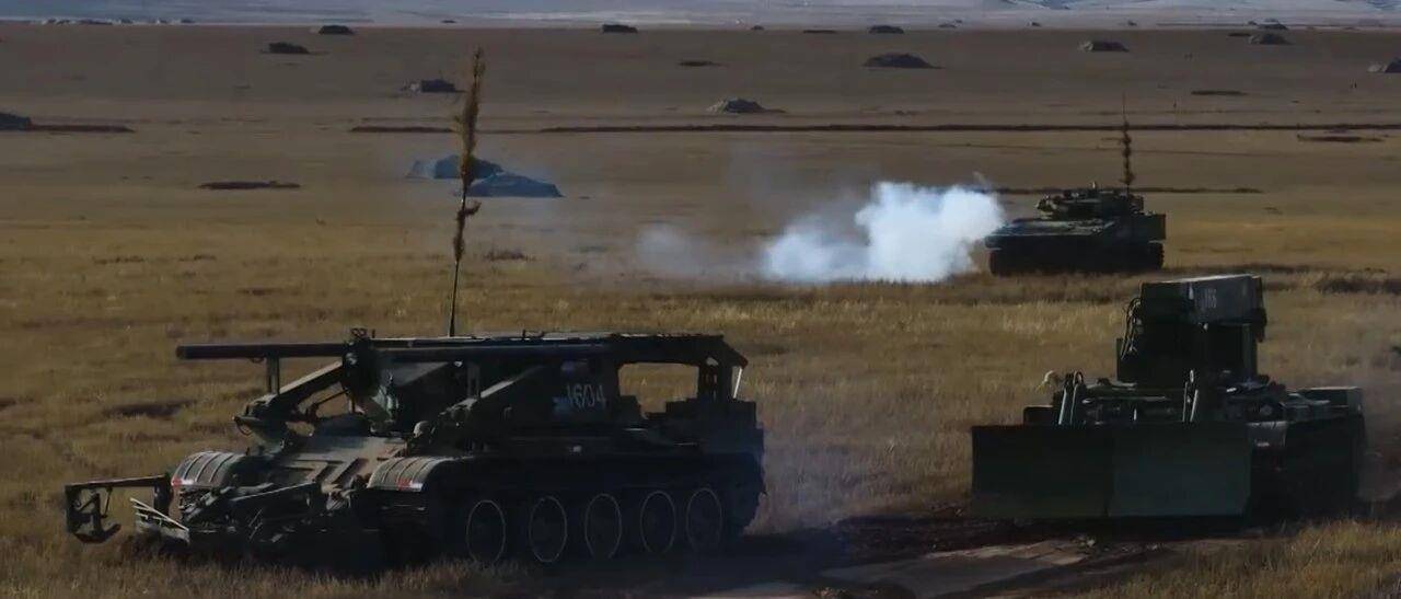 大场面！机器狗、无人机开路<strong></p>
<p>吉林资讯广播在线收听</strong>，实兵对抗演练画面公布