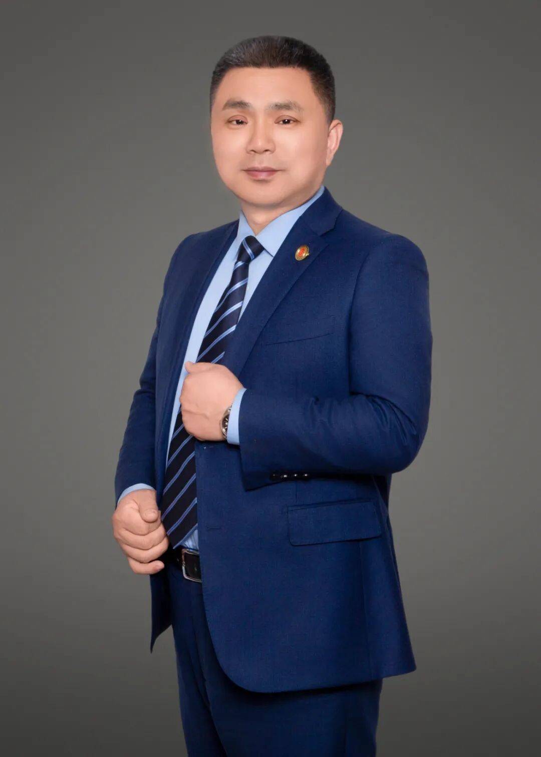 二姐夫帮忙装修房子<strong></p>
<p>一尘投资讯网</strong>,铺瓷砖后卷走3万多装修款,这是违约还是诈骗?