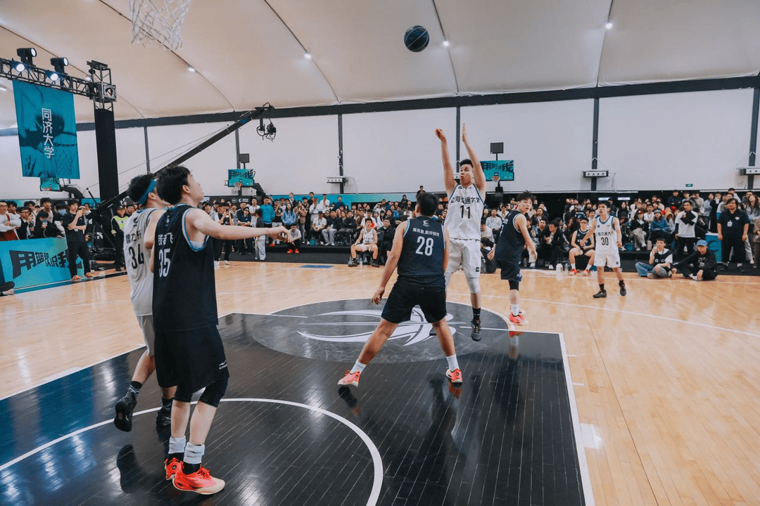 复旦、交大、同济等八大高校集结<strong></p>
<p>下载一点资讯到桌面</strong>,得物App“新生杯”篮球赛首战上海