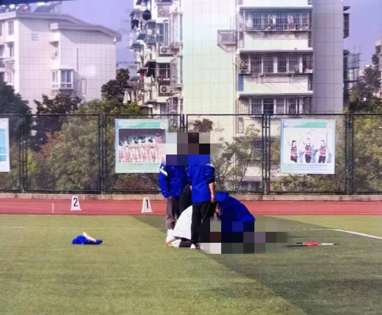 南京一学生在运动会上跑200米时倒地去世<strong></p>
<p>林俊杰微博</strong>,官方:深感痛心,已与亲属沟通妥善处理