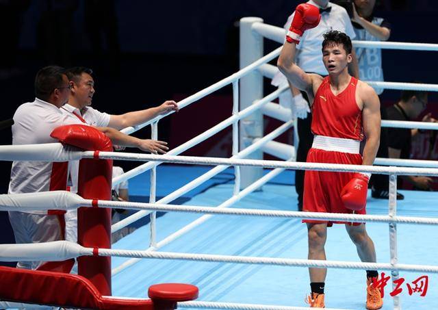 全运会拳击男子80公斤级决赛<strong></p>
<p>林俊杰微博</strong>,王小保夺冠!