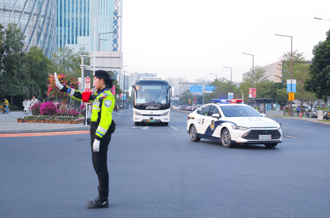提醒!今日下午<strong></p>
<p>凤凰网资讯台在线直播</strong>,宝安这些路段将封闭、管制→