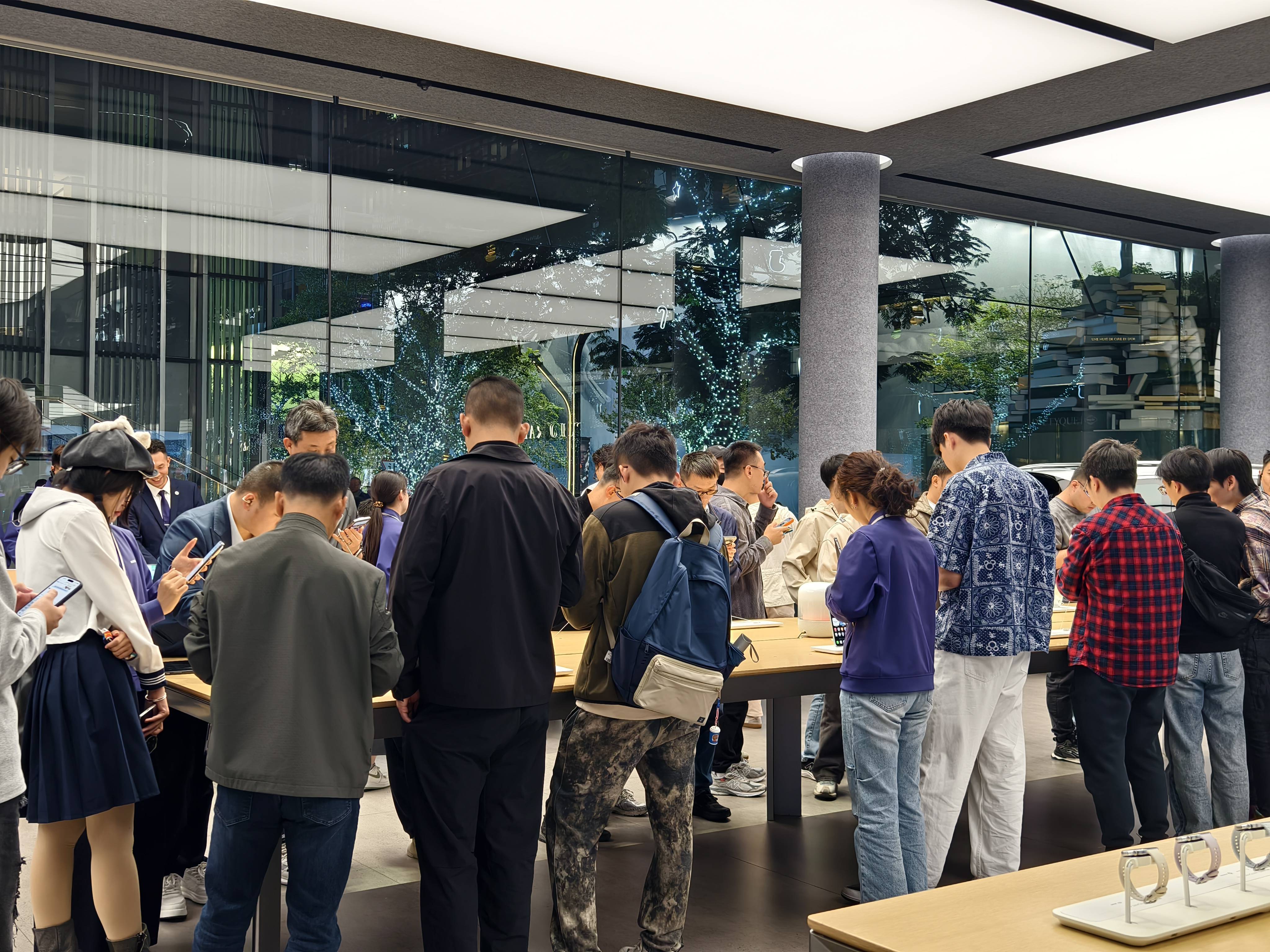 独家|华为Mate80首批备货30万台左右<strong></p>
<p>网站资讯</strong>,渠道商称“定价很有魄力”