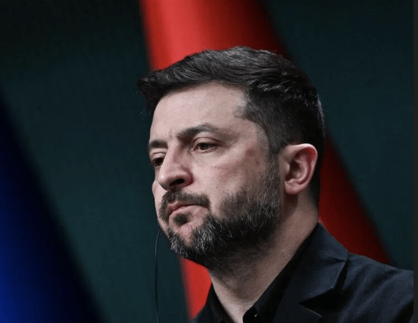 泽连斯基名字首次间接出现在乌克兰贪腐案中，他将如何“退场”？