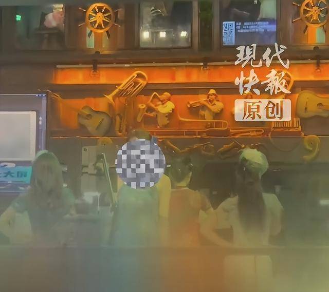 罚款9万元<strong></p>
<p>点资讯</strong>!徐州一烧烤店擅自举办男模秀、旗袍美女等演出