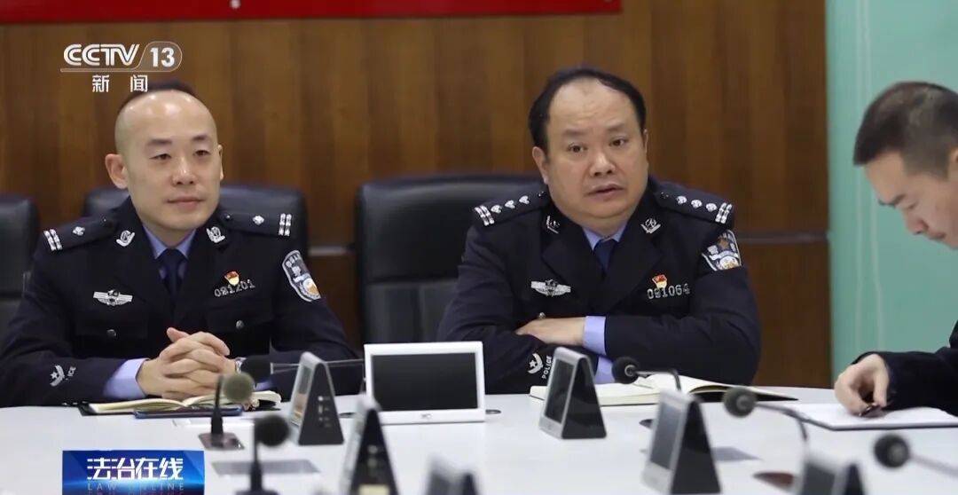 广州南站<strong></p>
<p>资讯视频</strong>,一男子频繁“上厕所”,被警方盯上