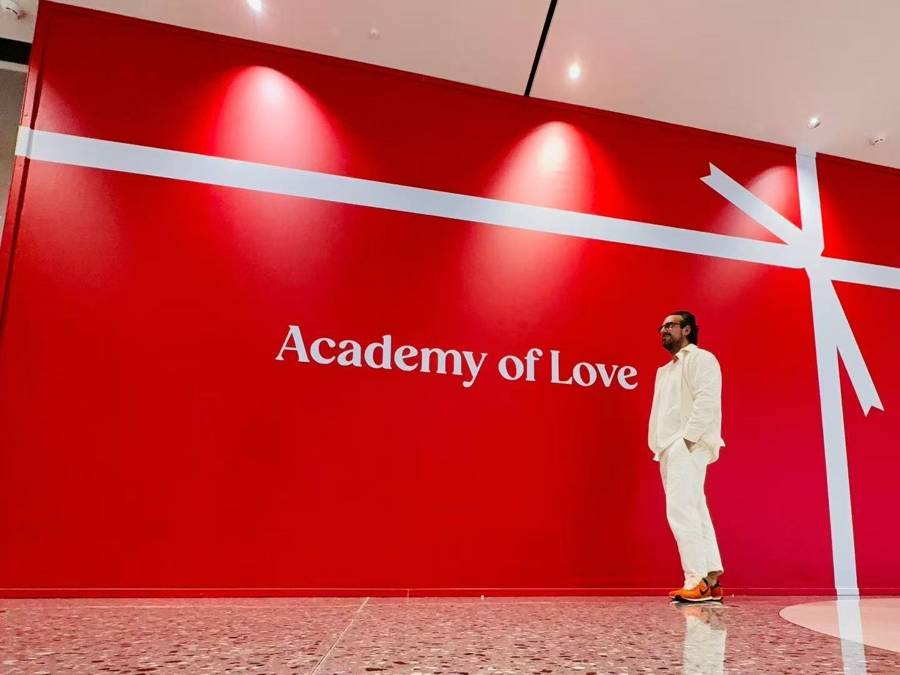 法国人在上海开店<strong></p>
<p>下载资讯</strong>，只卖白色衣服竟然火了丨上海滩上洋掌柜