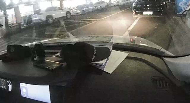 机智!快递在家门口被偷<strong></p>
<p>app资讯</strong>,她用一招抓到了人还拿回了东西