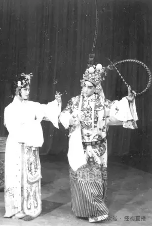 “何晴告别仪式”不公开对外吊唁<strong></p>
<p>app资讯</strong>,好友:她本想跟李雪健一样,战胜病魔,走回舞台