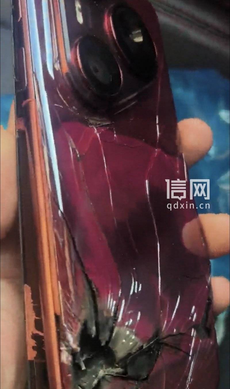 华为新手机充电时电池爆了 售后凭照片认定“外力所致”拒保 消费者：难道我买的是摔炮<strong></p>
<p>招聘资讯</strong>？