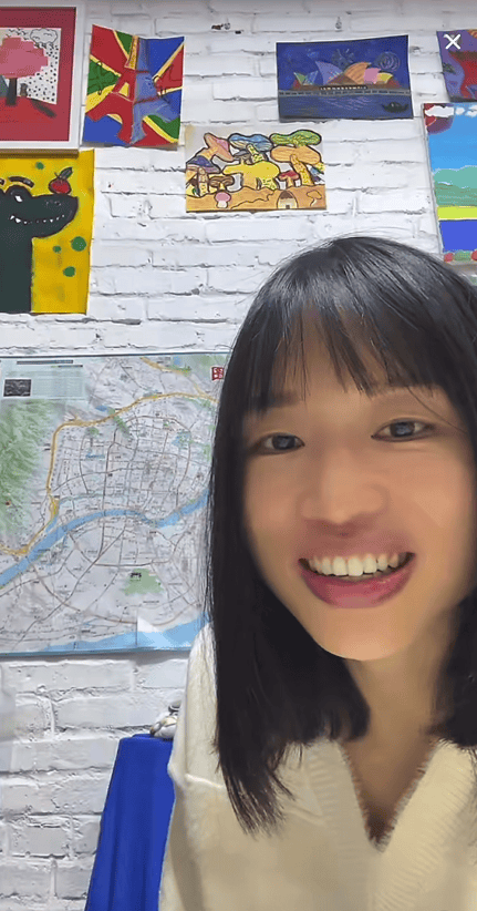 张水华辞职后携老公直播秀恩爱<strong></p>
<p>博资讯</strong>，称白岩松是自己恩人