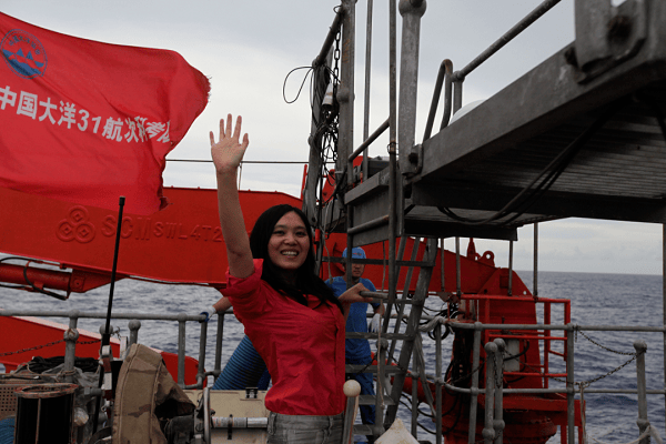 突然爆火！浙大女博士一个月涨粉超50万<strong></p>
<p>博资讯</strong>，“我是过了把瘾”！网友：丝滑入脑……