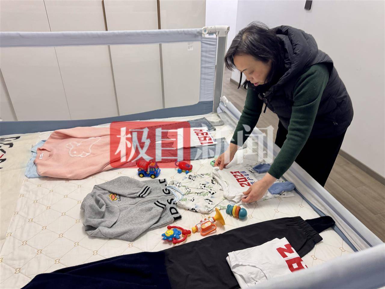 14秒连续加速<strong></p>
<p>博资讯</strong>，两脚踩到底的油门，“景德镇一家三口被撞亡案”背后的罪名之争