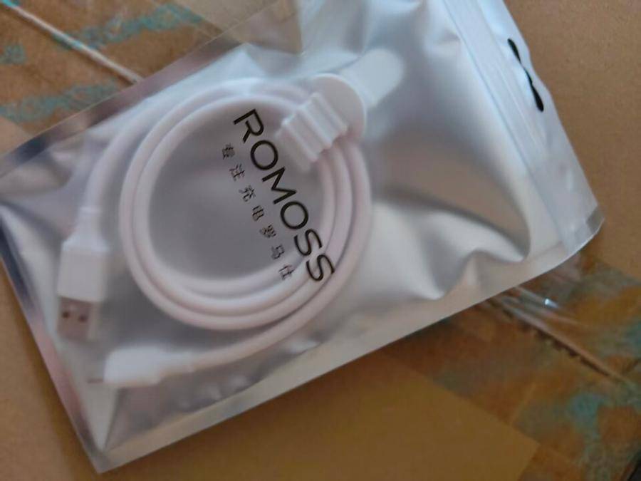 罗马仕子公司14.7万根充电线、2万多个充电宝将被法拍<strong></p>
<p>本地资讯</strong>，七折甩卖，起拍价205万元